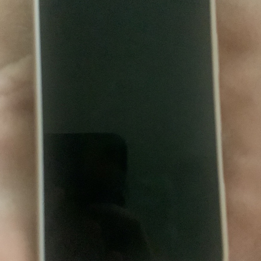 iPhone 14 - Picture 3 of 4